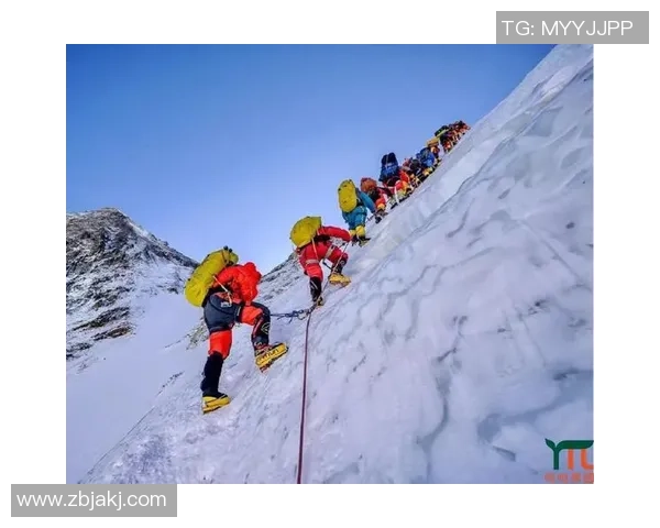 中国登山队挑战喜马拉雅新线路全员成功登顶创造历史壮举
